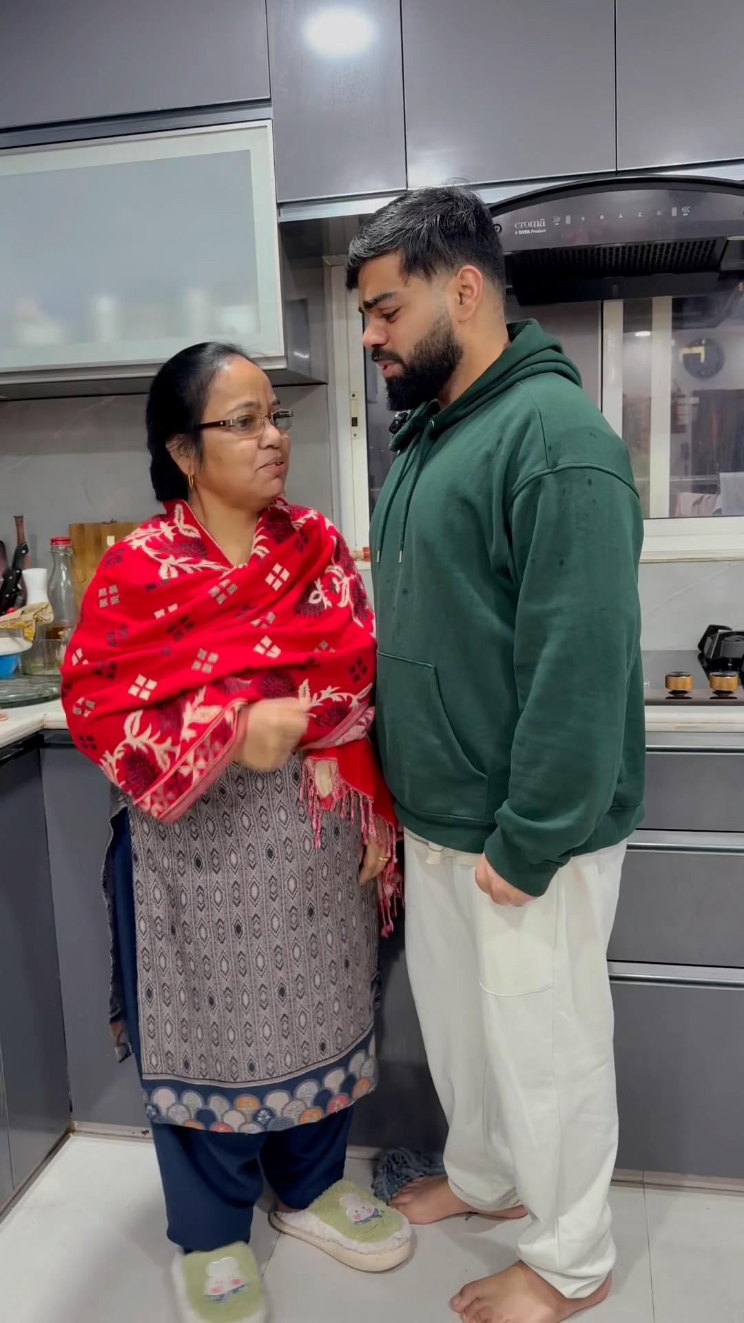 Gaurav k saath ye kya horaha hai #shorts #gauravaroravlogs #youtubeshorts
