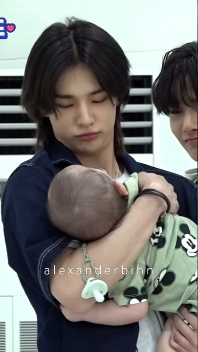 When you make a baby cry…#straykids #hyunjin #felix #jeongin #kpop #shorts