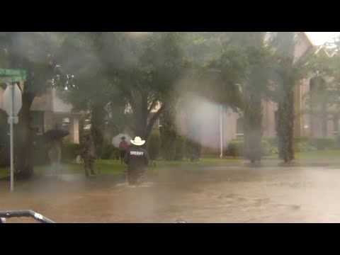 Texas sheriff asks residents to leave Sugar Land community