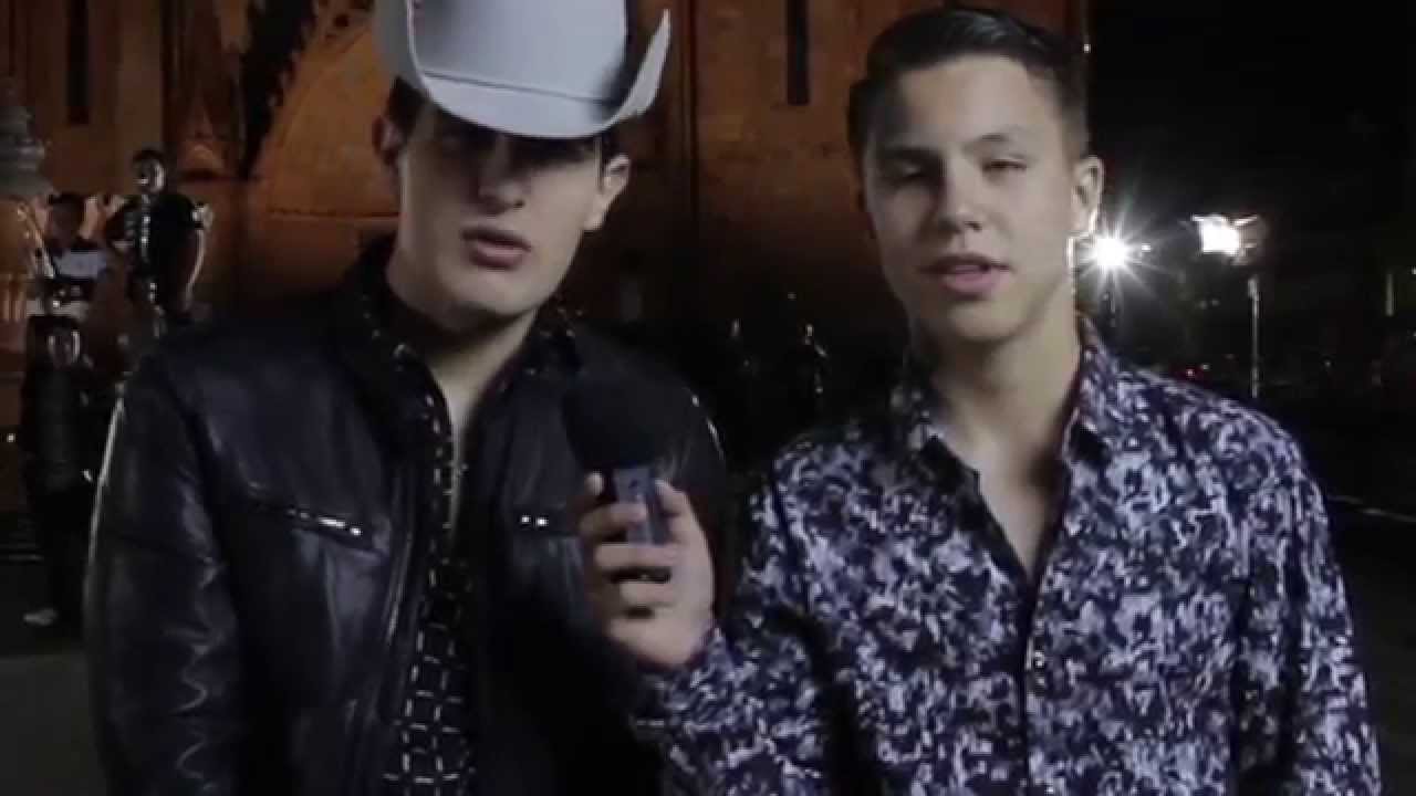 Adriel Favela Ft Jonatan Sanchez Mis Gustos Mis Placeres De
