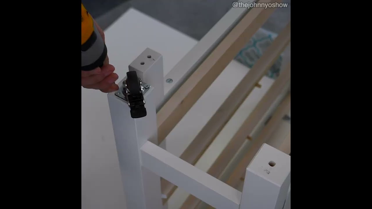 Shorts QT. 3 IKEA Adding Wheels to the NORDEN Gateleg Table