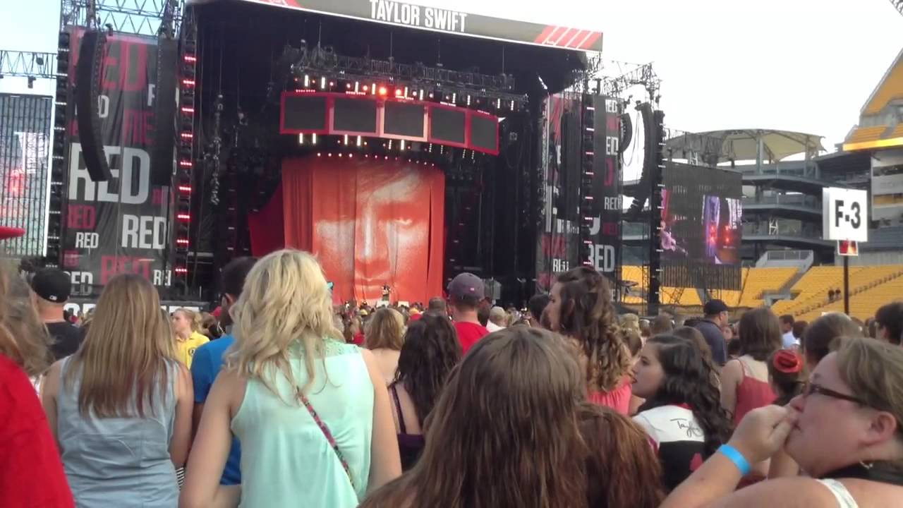 Ed Sheeran Grade 8 LIVE RED TOUR YouTube Ed sheeran grade 8 live red tour youtube