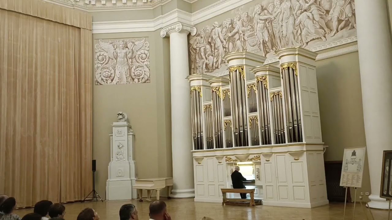 J. S. Bach - Toccata und Fuge 