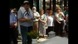 El Maleh Rachamim at the Jewish Cemetery of Ioannina on the eve of Yom-Kippur 2013