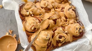 Cinnabons with caramel sauce. Рецепт булочек с корицей и карамельным соусом