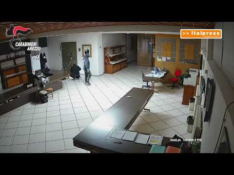 Video Tentato assalto a ditta orafa con strade sbarrate, 8 arresti ad Arezzo