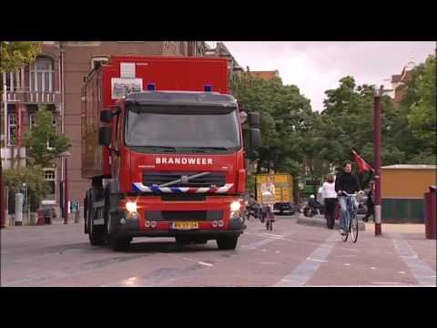 volvo-trucks---volunteer-truck-heroes-on-emergency-call-out-in-amsterdam
