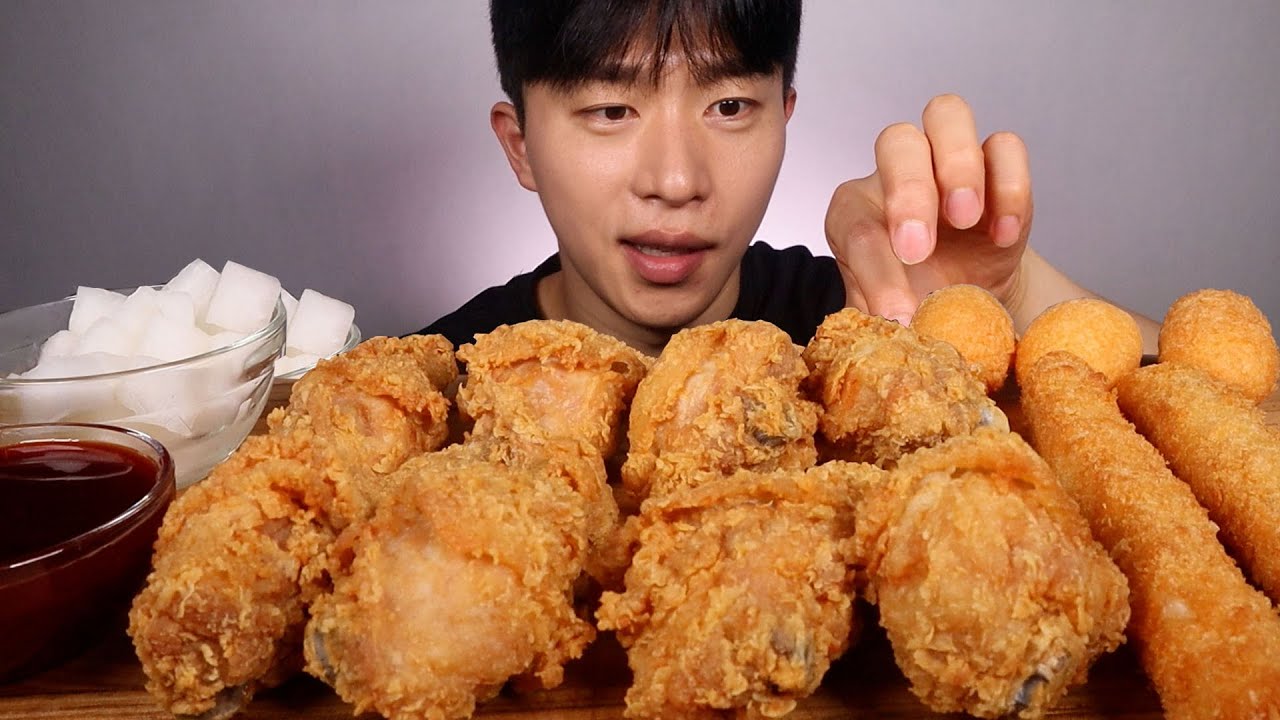 BBQ 황금올리브치킨,, 새우스틱 치즈볼이랑 같이 먹방 ASMR MUKBANG FRIED CHICKEN SHIMP STICK CHEESE BALL EATING SHOW