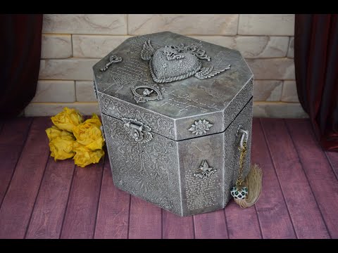 Велика дерев'яна скринька для рукоділля та прикрас 24см у вінтажному стилі з серцем і крилами, видео 1