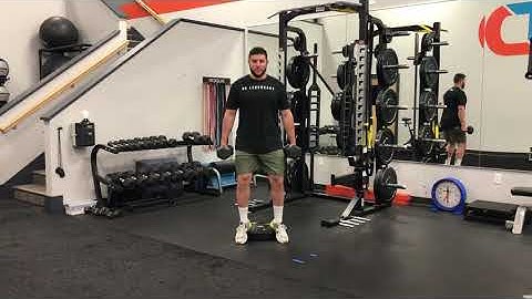 Matthew Ibrahim | DB Cyclist Squat (2 DB’s)