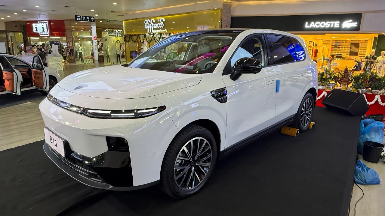 ခရီးတွေသွားဖို့ ကားအသစ်လေးဝယ်ဖြစ်သွားပါတယ်။  Leapmotor က အသစ်ထွက်ရှိလာတဲ့ B10 ကားလေးနဲ့ ပါ။ 