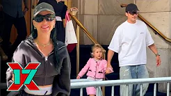 Katy Perry Shares Sweet Moment With Fan At NYC Hotel With Orlando Bloom And Daughter Daisy thumbnail