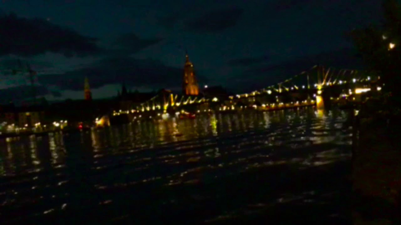 اقفيت من عزتي وأقبلت من شوقي