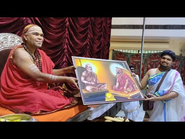 Aasthana Kalashri Award to Artist K Thiyagarajan by Hariharapura Mahaswamiji class=