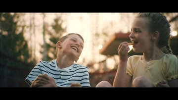 EIFFEL TOWER - KINLEY (Official Video)