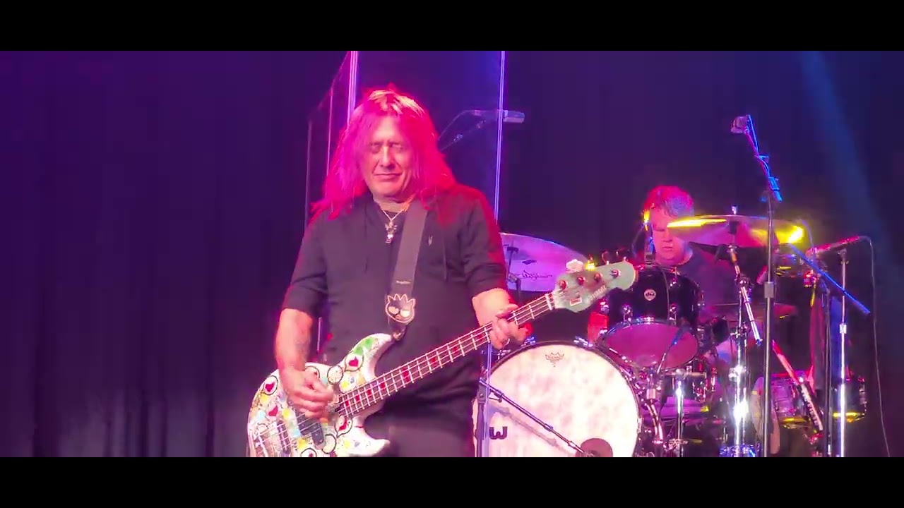 Goo Goo Dolls-Naked Riverwind casino 9-5-2024