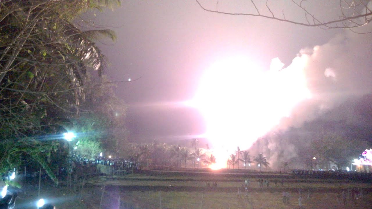 Uthralikkavu pooram 2016  sample (vedikettu) ...........2