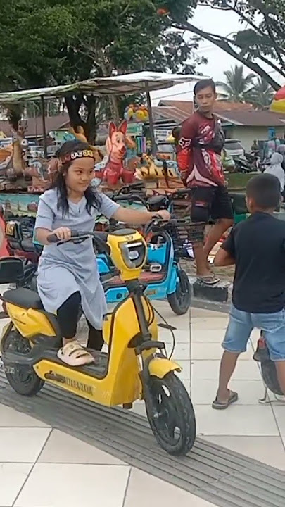 naik motor listrik di tepian tanjung Selor ❤️Qonita ❤️