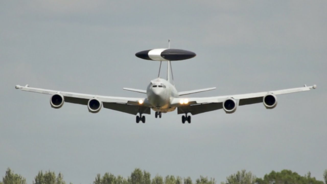 Boeing E 3d Sentry Aew1 Awacs 707 300 Royal Air Force Arrival Raf Fairford Riat 15 Airshow Zh101 Youtube