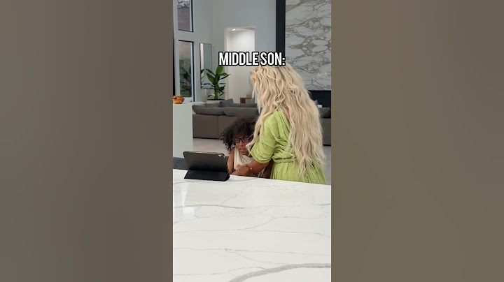 Mom stops to give hugs for fifteen minutes and this happens… #shorts #family #challenge