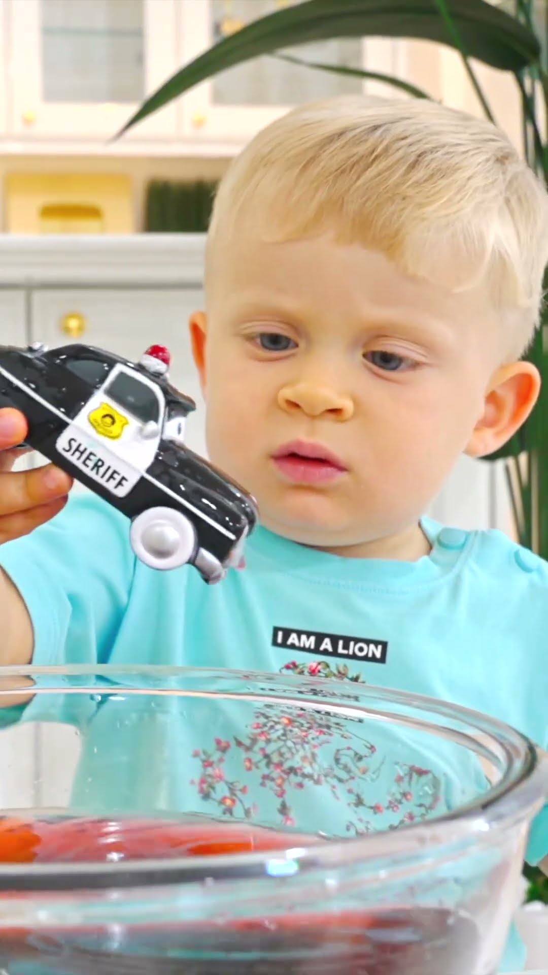 Oliver learns to count from 1 to 10