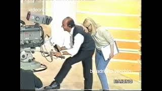 Raffaella Carrà FAN SCATENATO a Segreti e Bugie 1999