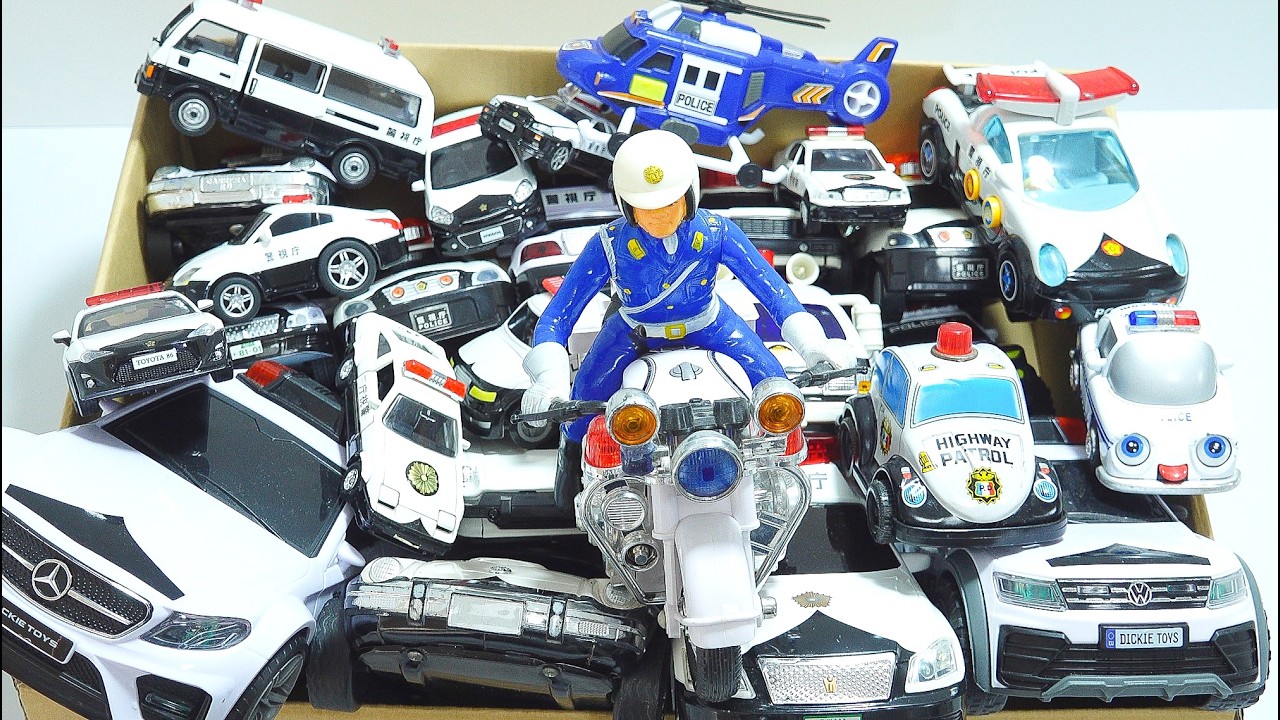 A huge collection of miniature emergency vehicles and police cars! ⭐️