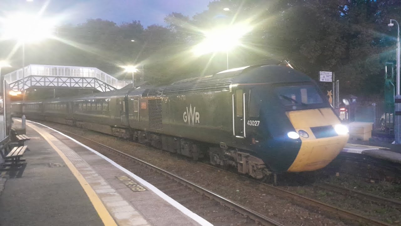 43027-departs-bodmin-parkway-with-delayed-1651-gwr-service-for-st