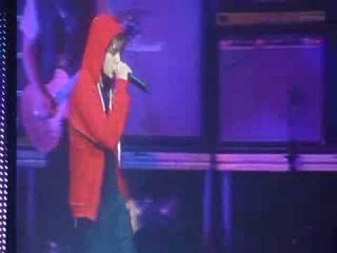 Justin Bieber sings "Eenie Meenie" at the Verizon Theater in Grand Prairie, TX on 7-5-10