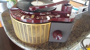 Zenith Cobramatic variable speed record player playing a 78 RPM record.