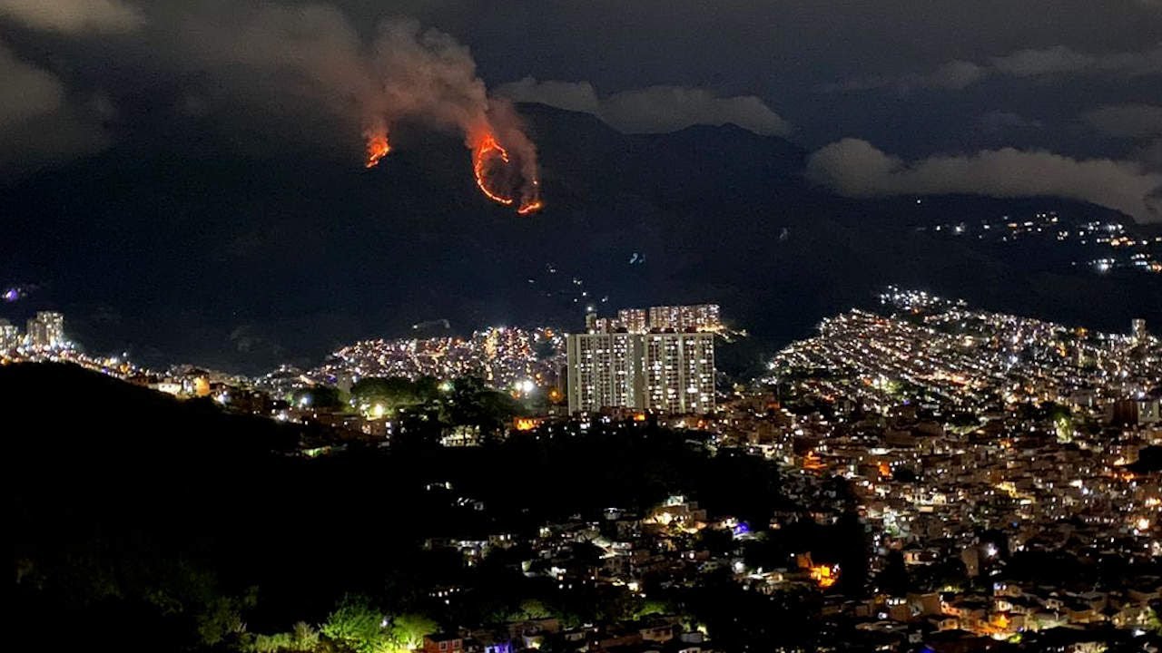 Más de 28 horas del incendio forestal en Cerro Quitasol, se reactivó ...