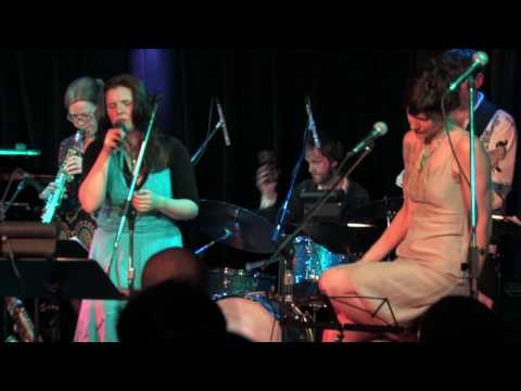 Leah Salomaa - Stumbling Toward Bethlehem(Joni Mit...