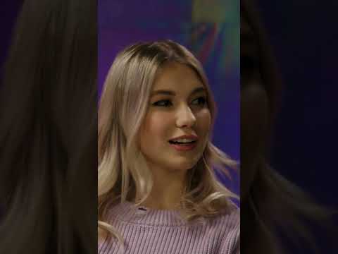 С кем встречается саша айс