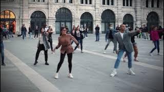 Flashmob Proposal Trieste Bruno Mars Marry You 2020
