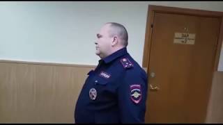 Пранкмен Поцелуй меня инспектор...
