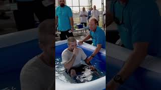 Inmate accepts Jesus and gets baptized #jesusshorts #baptized #baptism #church #bible #papajesus