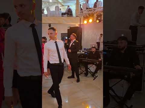 Danț cu strigături pt. bistrițeni! 🤩 #flaviupop
