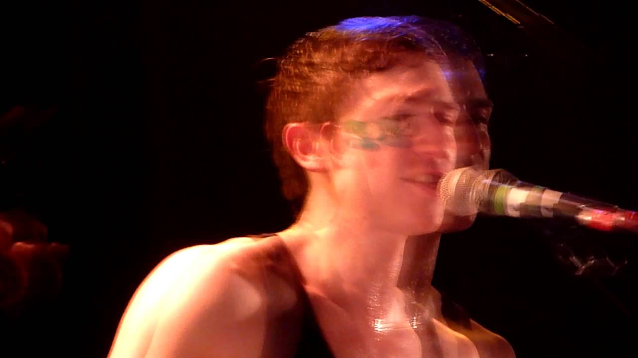 Walk The Moon - Anna Sun (Live @ La Maroquinerie, Paris 01-03-2013)