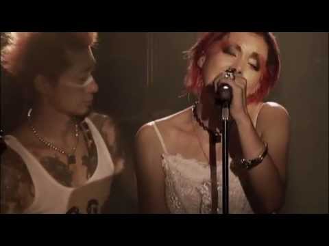 土屋アンナ / STAYIN' ALIVE - YouTube