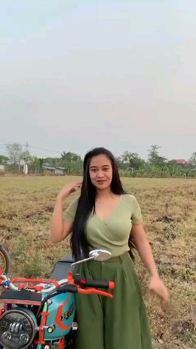 Mbak Putri Whs‼️#shorts #shortsviral #goyangtiktok #dance #shortvideo #jedagjedug #gemoy #lagiviral