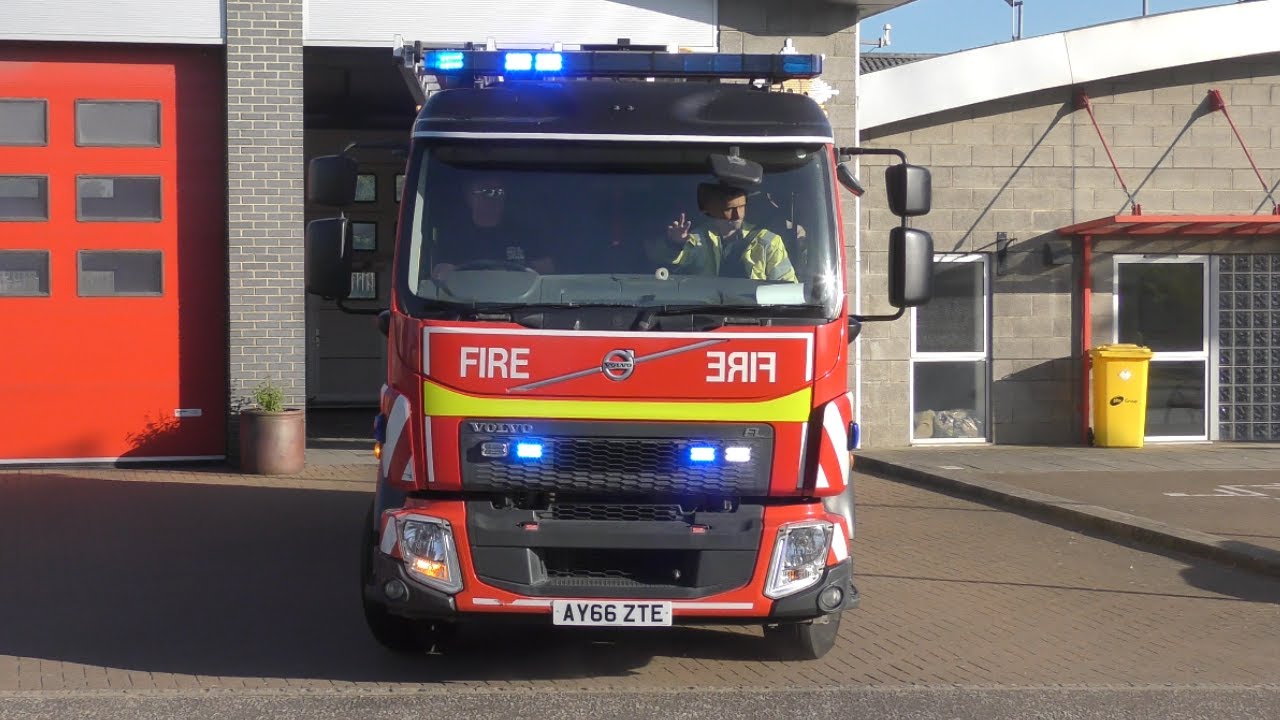 Suffolk Fire & Rescue Service - Newmarket WrL Turnout - YouTube