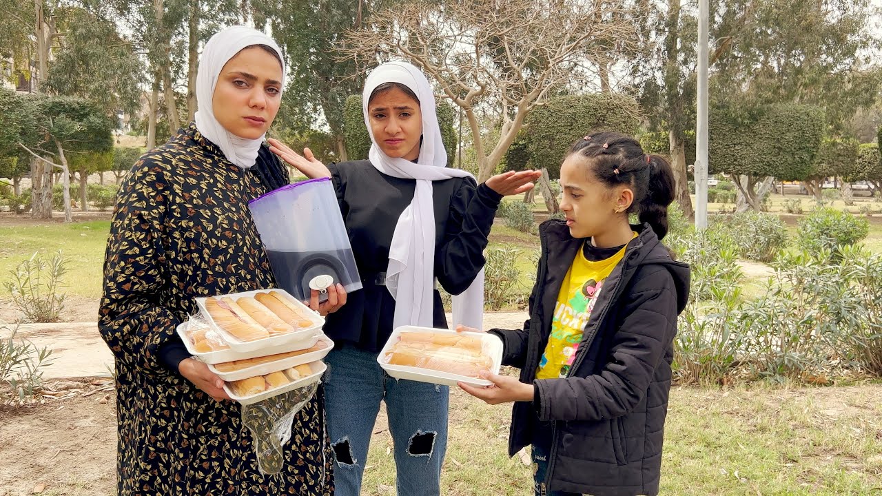 زوج يججبر مراتة تبيع سندوتشات للبنات في نهار رمضان لسبب غريب !!