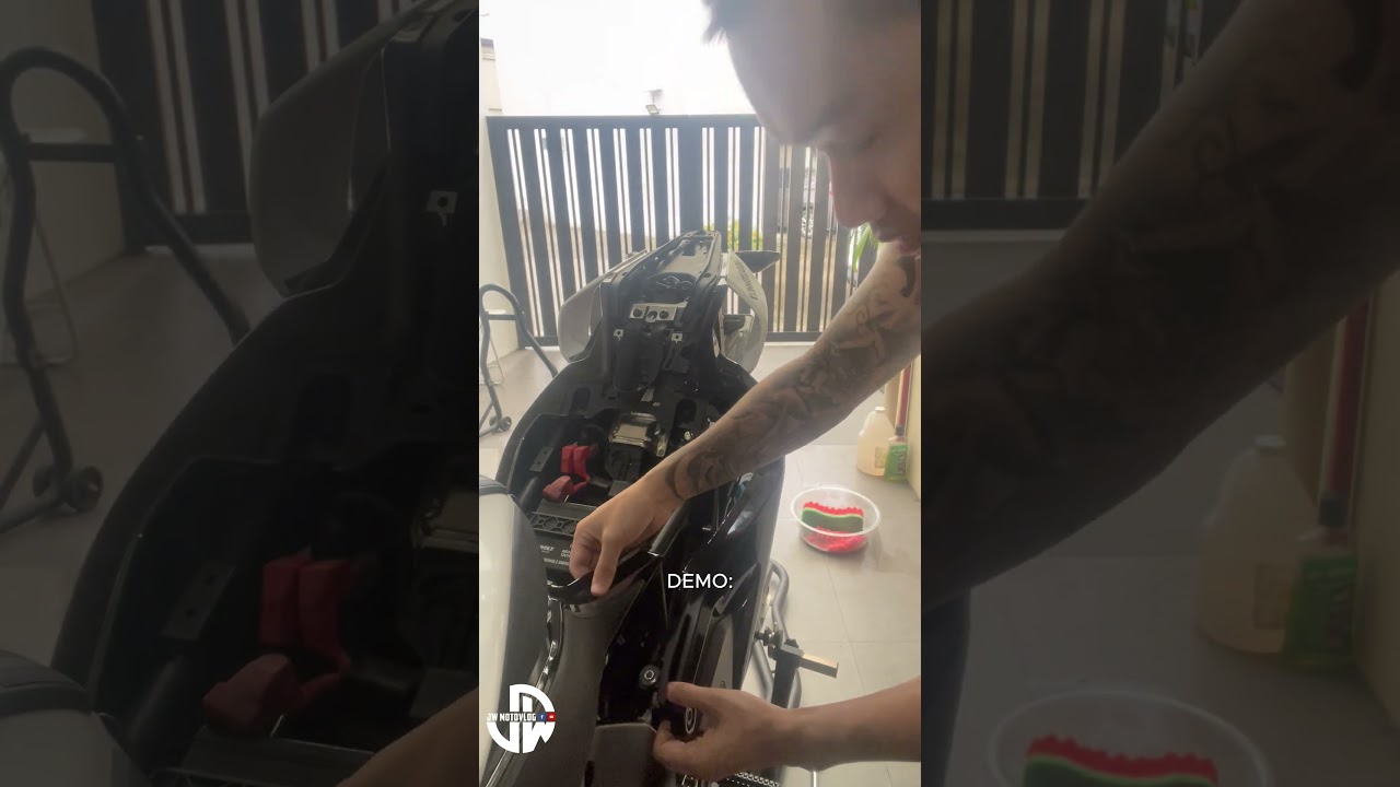 CFMOTO 675SR-R — Removing Tail Fairings & R1 Fairing Install