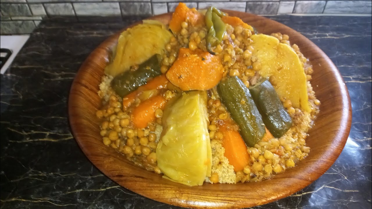 @couscous avec du blé complet  كوسكوس بالقمح الكامل و الخضار