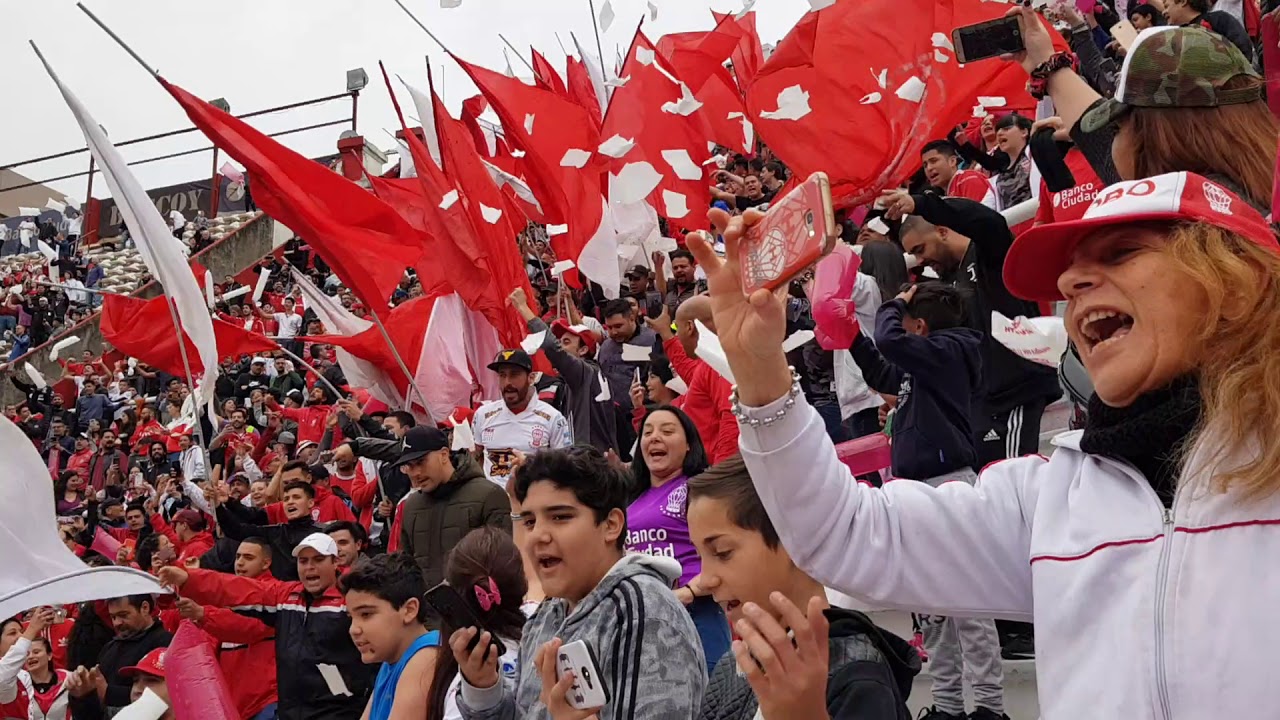 Clásico Huracán 2 - San Lorenzo 0, entrada de la hinchada de Huracán