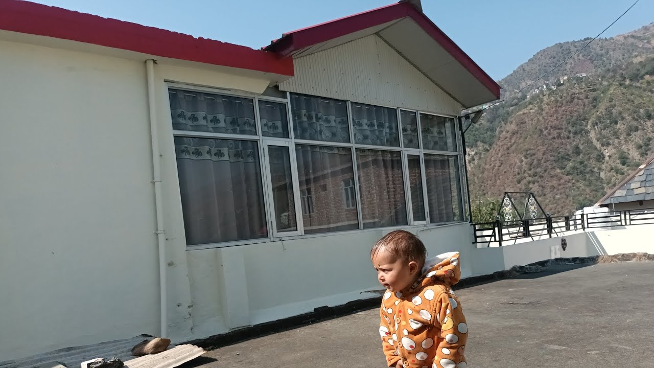 Pahado k beach m humara ghar// khet mein lgaye aaj aaloo// Village life