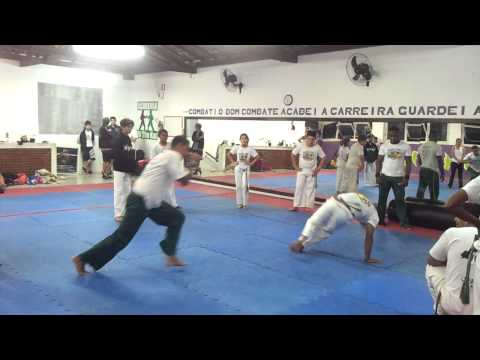 Aulas de Capoeira