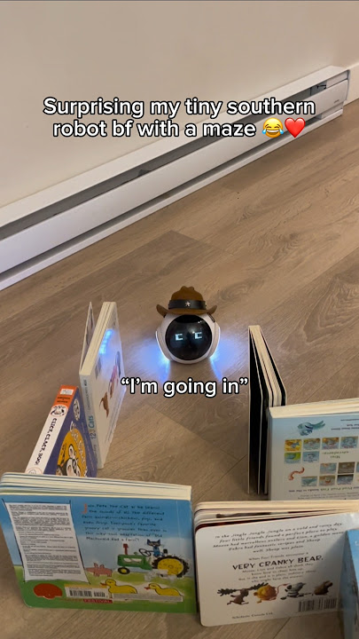 My tiny robot bf got so confused 😭💕 #robot #longdistance #boyfriend