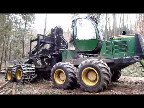 John Deere 1210E