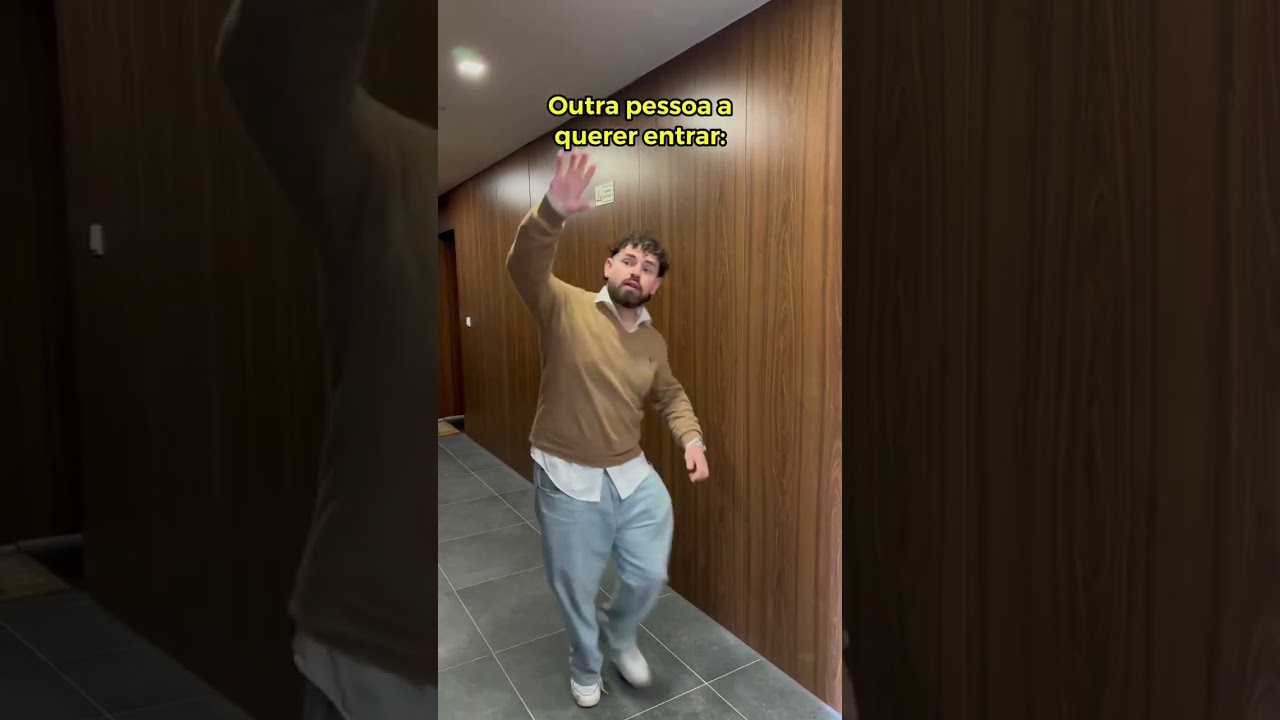 Quando entro no elevador #shorts